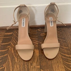 Steve Madden Carrson Block Heel Pump